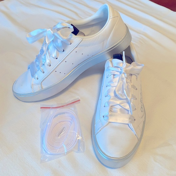 adidas Shoes - Women’s size 7 1/2 Adidas Sleek Shoes.